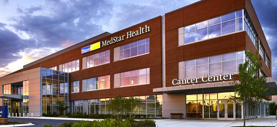 MedStar Health在Bel Air是一座现代化的砖和玻璃建筑。