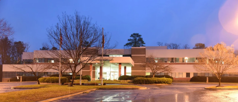 Philip J. Bean医疗中心的MedStar Health位于一座砖、玻璃和混凝土办公楼内。