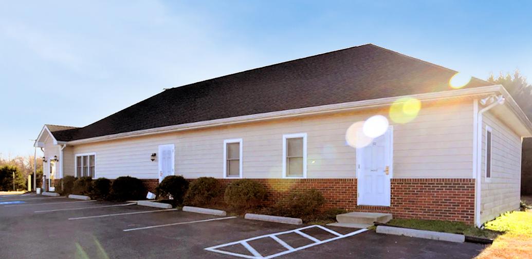 MedStar Shah Medical Group at Mechanicsville is located in a one-story building with yellow siding.