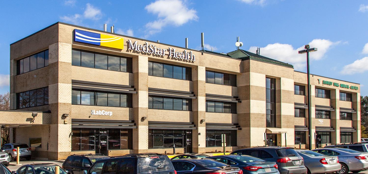 混凝土和玻璃医疗办公楼MedStar保健在多尔西大厅的位置