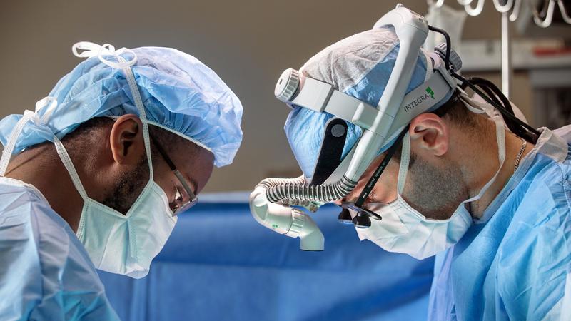 Dr. Oliver Tannous performs a surgical procedure at MedStar Health.
