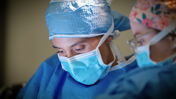 Dr. Lucy De La Cruz in surgery at MedStar Health.