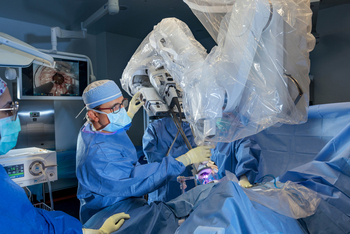 Dr. Samdani Tushmar performs surgery at MedStar Health.
