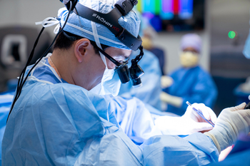 Dr. Kenneth Fan performs robotic surgery at MedStar Health