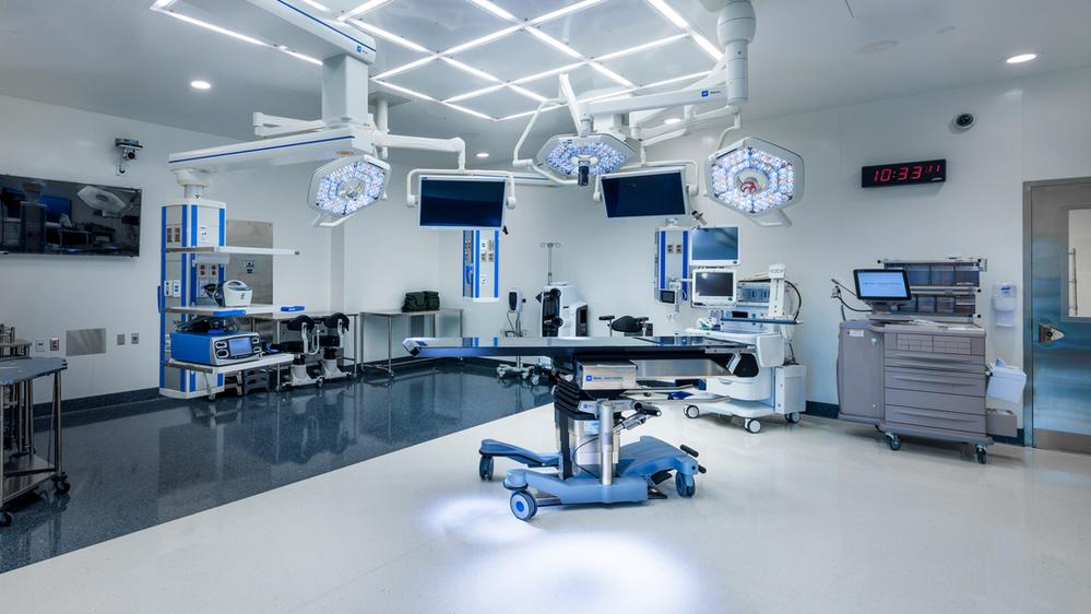 Spacious operating rooms in the Verstandig Pavillion at MedStar Georgetown University Hospital.