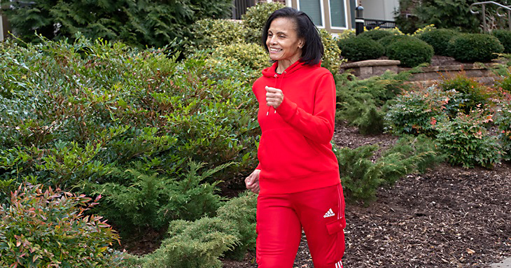 Jayne Withers goes for a run after undergoing hip replacement surgery.