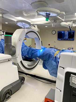 Dr Mesfin Lemma performs surgery using the new Excelsius 3D intraoperative imaging system at MedStar Union Memorial Hospital.