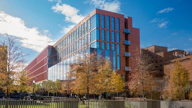 Exterior photo of the Verstandig Pavillion at MedStar Georgetown University Hospital.